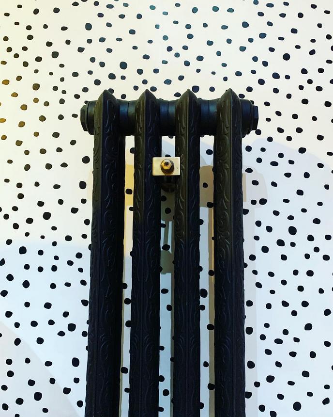 Art Nouveau cast iron radiator, photo by @loveallthingsquirky